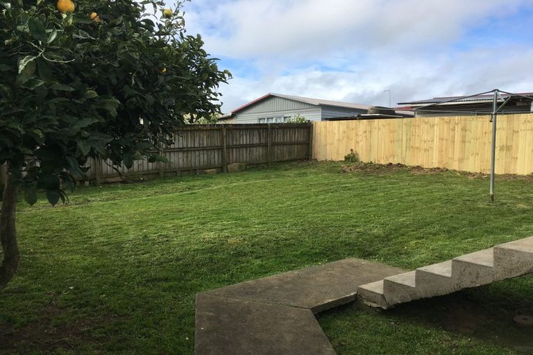 Photo of property in 2/17 Coombe Avenue, Otara, Auckland, 2023