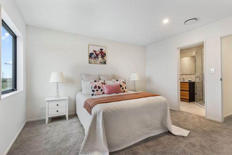 Photo of property in 65 Maungakaraka Road, Karaka, 2580