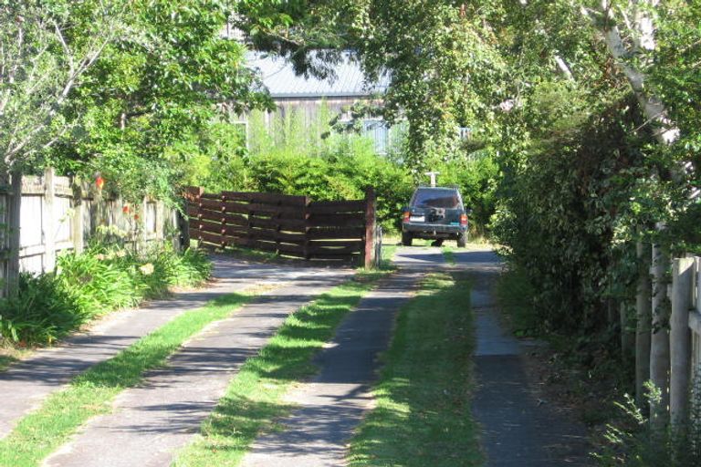 Photo of property in 68 Awaruku Road, Torbay, Auckland, 0630