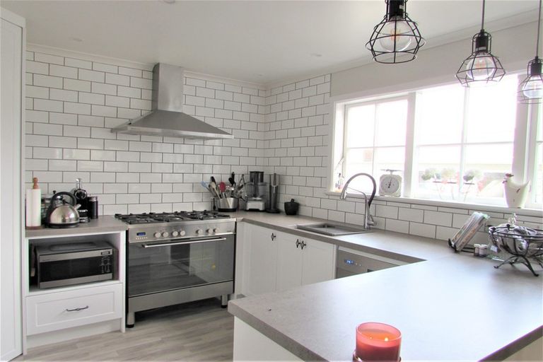 Photo of property in 35 Tama Street, Alicetown, Lower Hutt, 5010