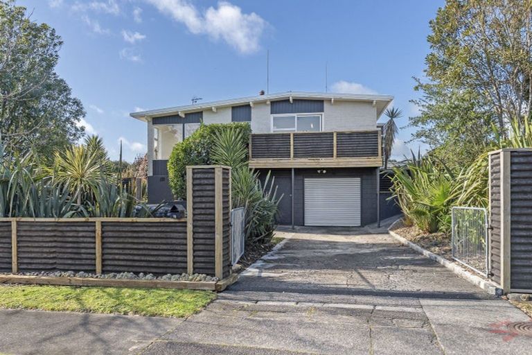 Photo of property in 19 Konini Street, Inglewood, 4330