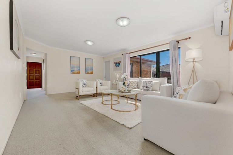 Photo of property in 6 Edingale Court, Flat Bush, Auckland, 2019