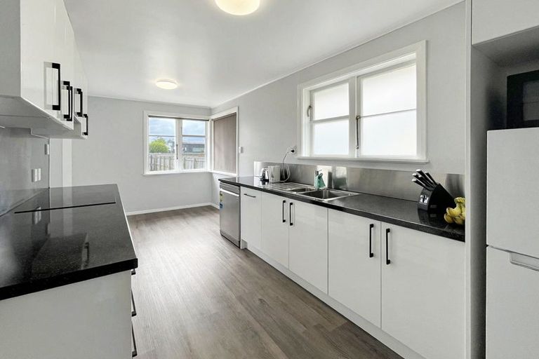 Photo of property in 21 Cardiff Street, Awapuni, Palmerston North, 4412