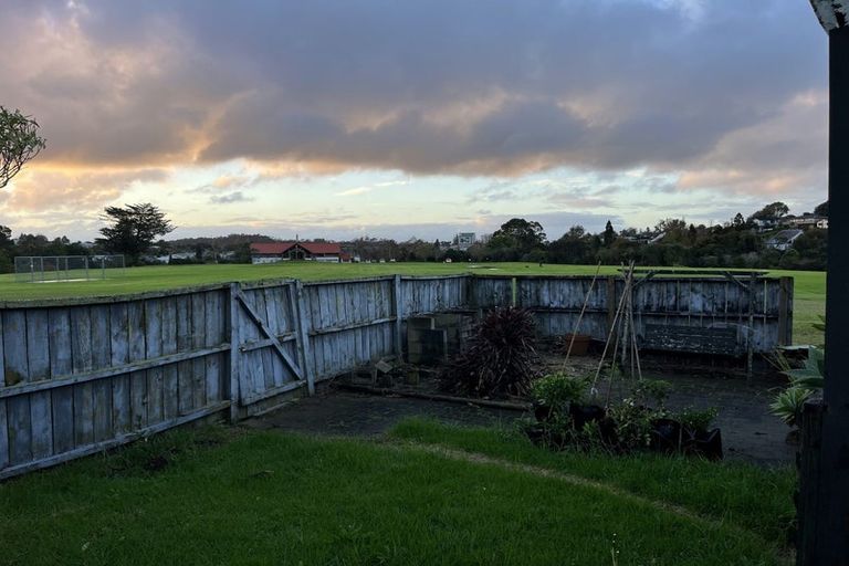 Photo of property in 36 Meadowvale Rise, Titirangi, Auckland, 0604