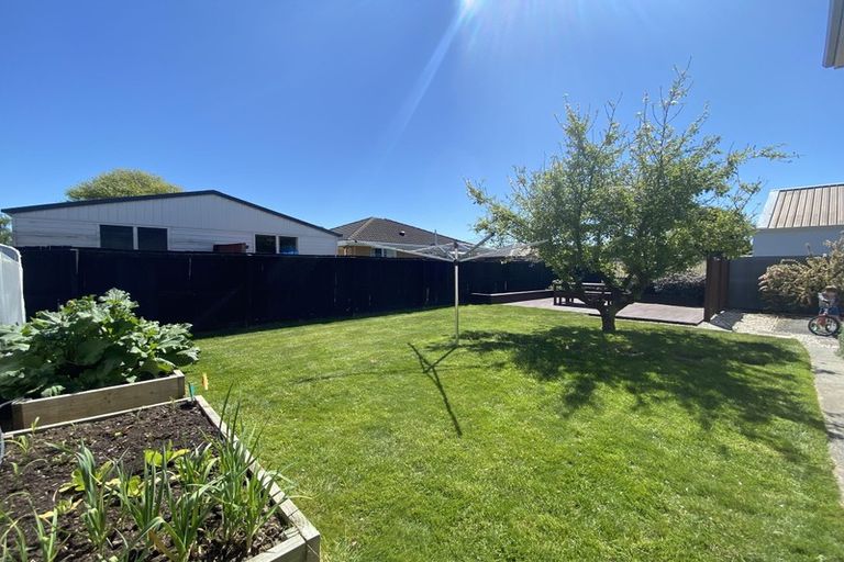 Photo of property in 15 Chilton Drive, Mairehau, Christchurch, 8052