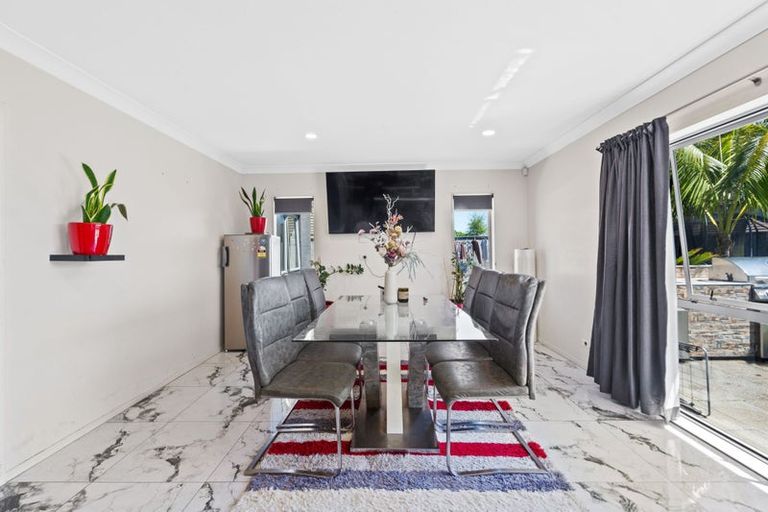 Photo of property in 17 Turnberry Drive, Wattle Downs, Auckland, 2103