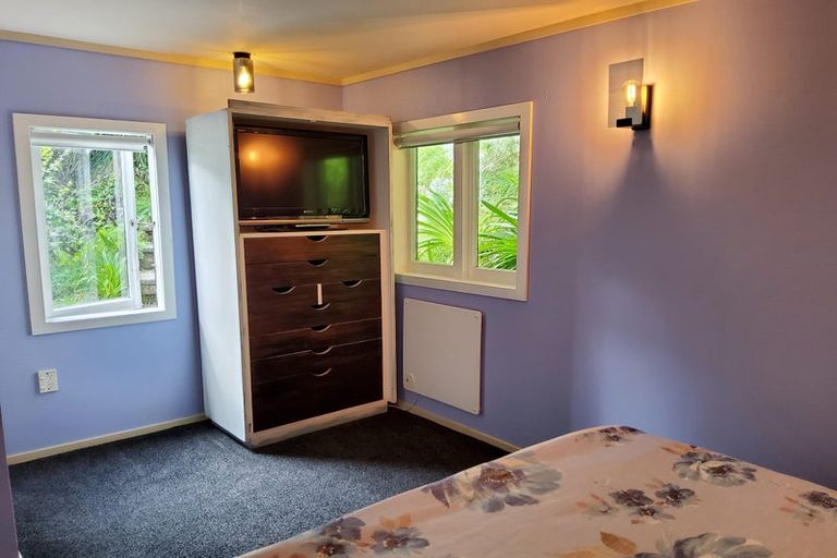 Photo of property in 74 Mana Esplanade, Paremata, Porirua, 5026