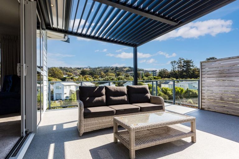 Photo of property in 27 Flotilla Place, Whitby, Porirua, 5024