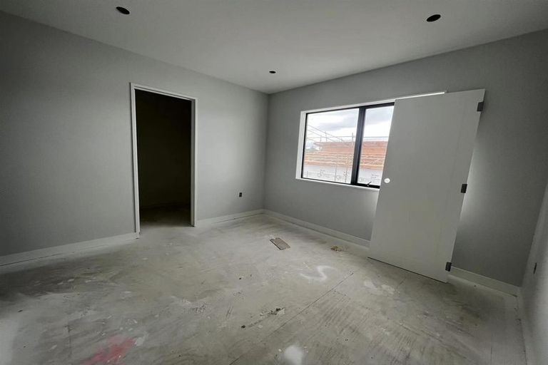 Photo of property in 16 Lumber Rise, Swanson, Auckland, 0614