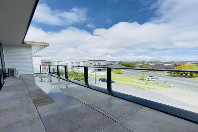 Photo of property in 6/130 Stancombe Road, Flat Bush, Auckland, 2016