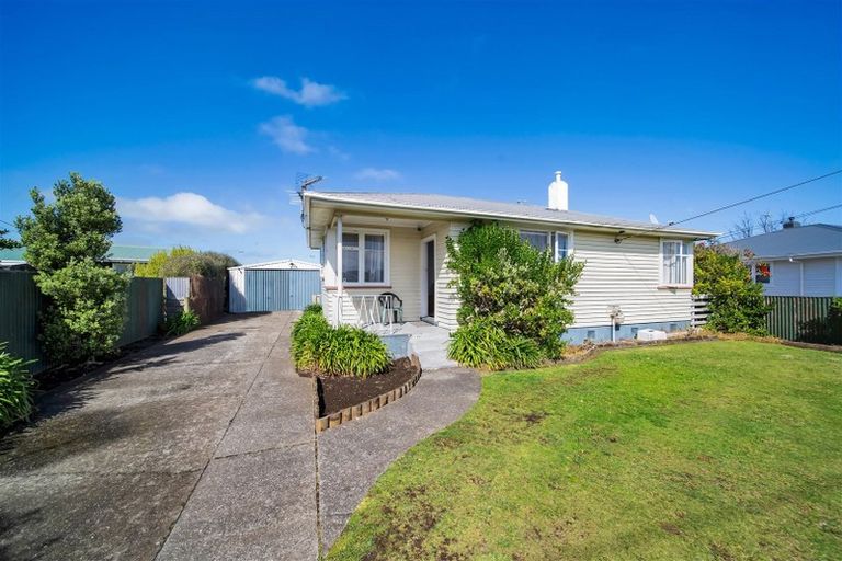 Photo of property in 7 Pacey Avenue, Hawera, 4610