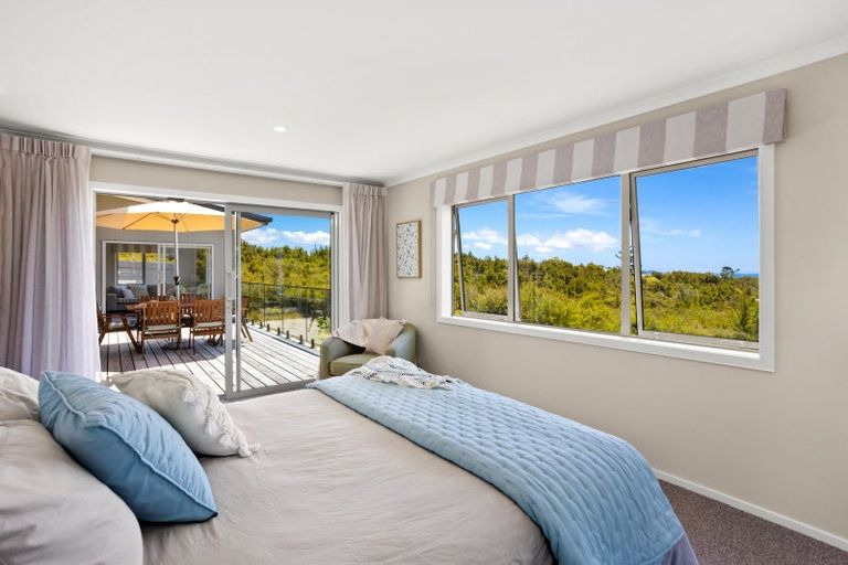 Photo of property in 116 Stratford Drive, Cable Bay, 0420