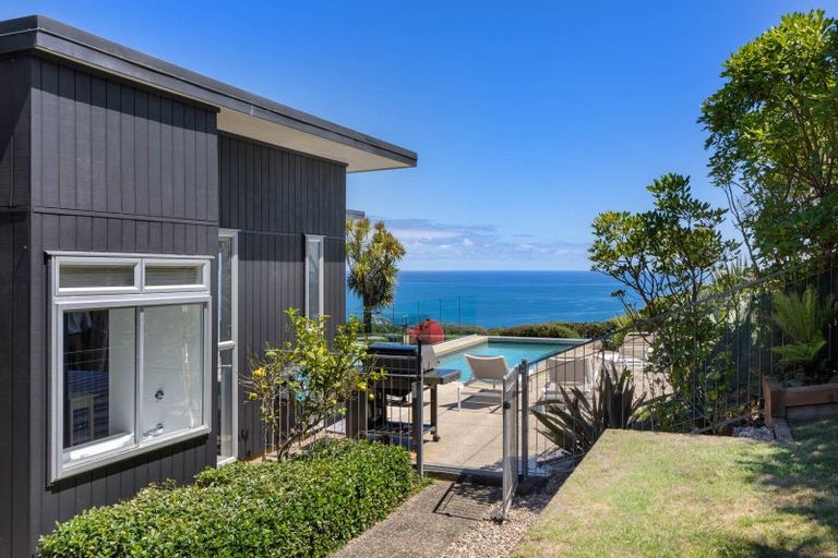 Photo of property in 411 Oaia Road, Muriwai, 0881