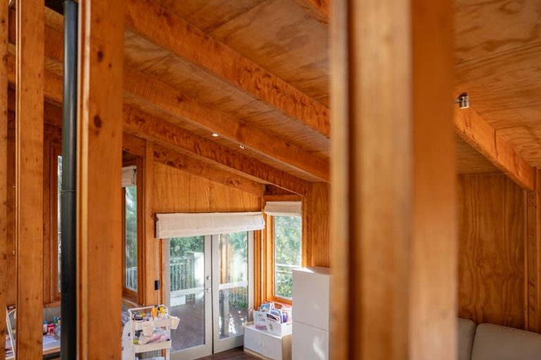 Photo of property in 12 Alanbrooke Place, Karori, Wellington, 6012