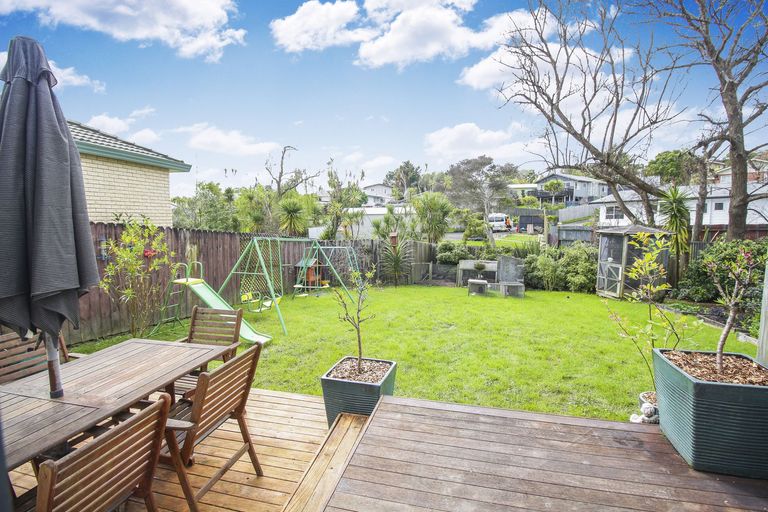 Photo of property in 7 Wheaton Place, Glen Eden, Auckland, 0602