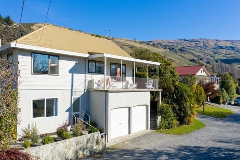 Photo of property in 43 Cheviot Street, Roxburgh, 9500