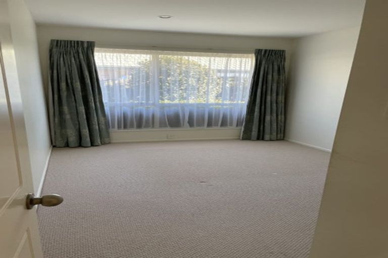 Photo of property in 1 Carmana Gardens, Rangiora, 7400