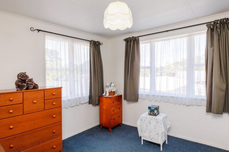Photo of property in 76 Ruamahanga Crescent, Terrace End, Palmerston North, 4410