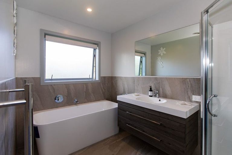 Photo of property in 41 Longreach Drive, Cooks Beach, Whitianga, 3591