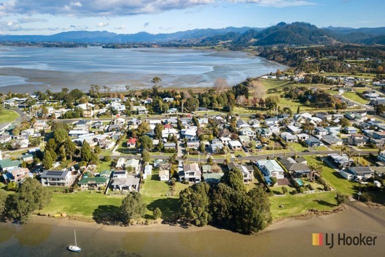 Photo of property in 22 Roretana Drive, Athenree, Katikati, 3177