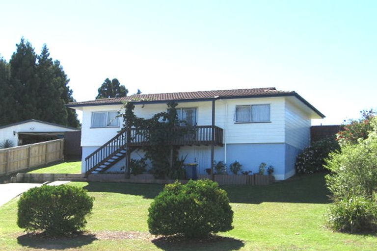 Photo of property in 66 Oreil Avenue, West Harbour, Auckland, 0618