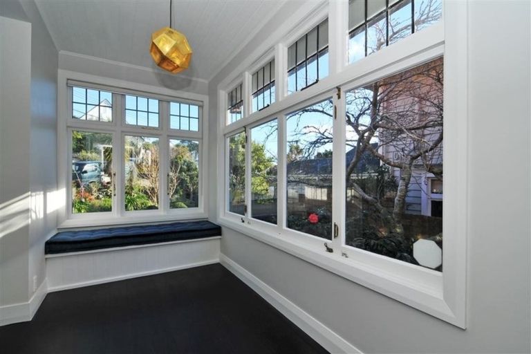 Photo of property in 15 Roscoe Terrace, Wadestown, Wellington, 6012