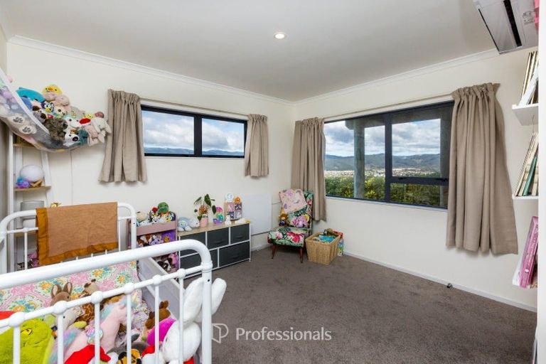 Photo of property in 28 Kirton Drive, Riverstone Terraces, Upper Hutt, 5018