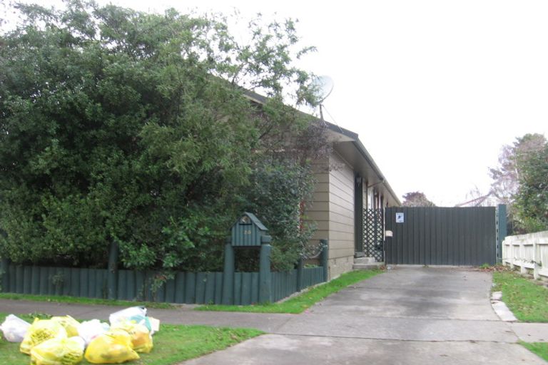 Photo of property in 20 Motuoapa Place, Kelvin Grove, Palmerston North, 4414