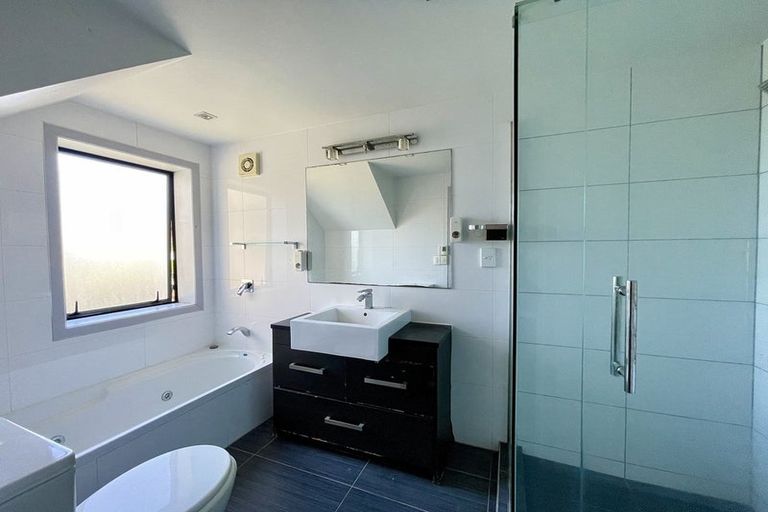 Photo of property in 11a Newington Road, Henderson, Auckland, 0612