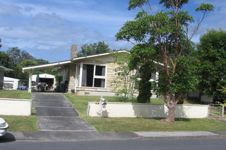 Photo of property in 9 Teviot Place, Totara Vale, Auckland, 0629