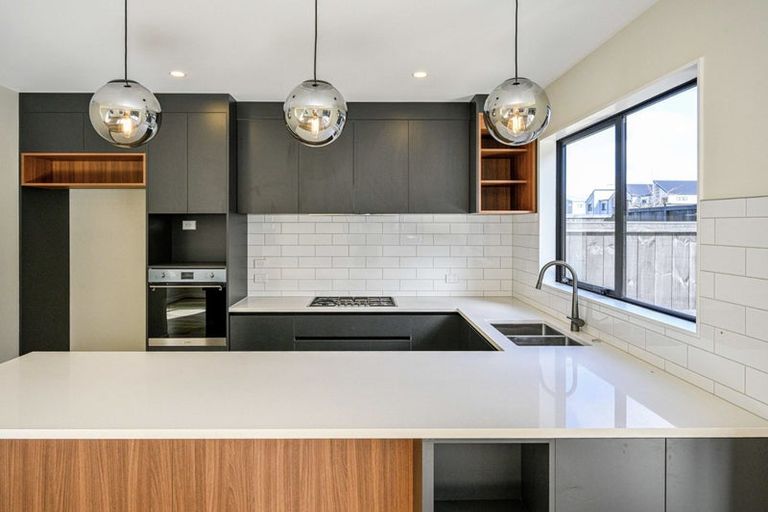 Photo of property in 5 Babos Avenue, Kumeu, 0810