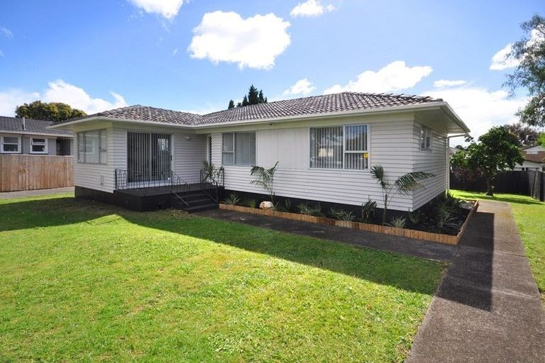 Photo of property in 22 Ronald Place, Manurewa, Auckland, 2102