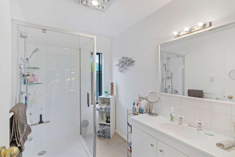 Photo of property in 2 Calverton Place, Halswell, Christchurch, 8025