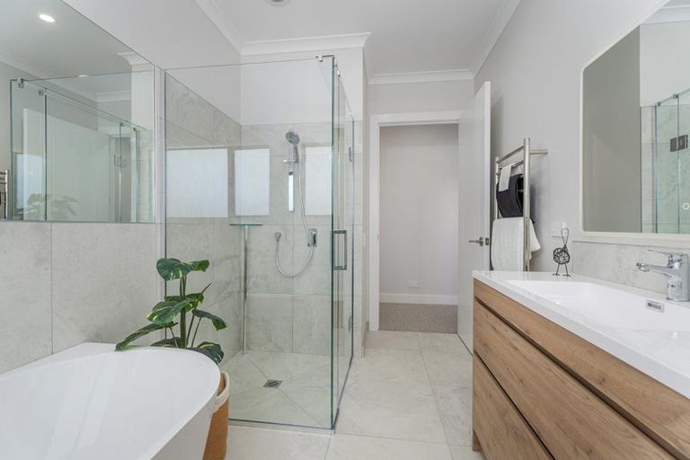 Photo of property in 168 Kupe Drive, Whitianga, 3510