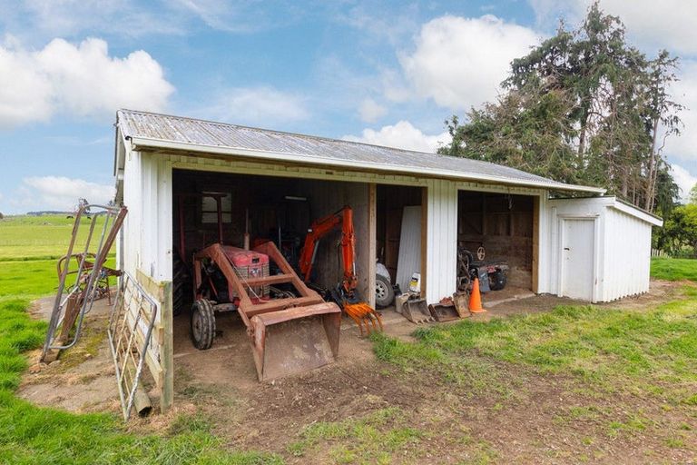 Photo of property in 2523 Kimbolton Road, Kiwitea, Feilding, 4777