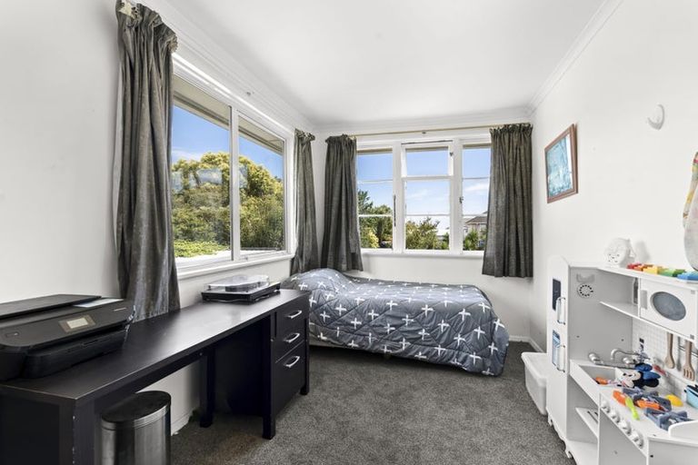 Photo of property in 43 Woodleigh Street, Frankleigh Park, New Plymouth, 4310