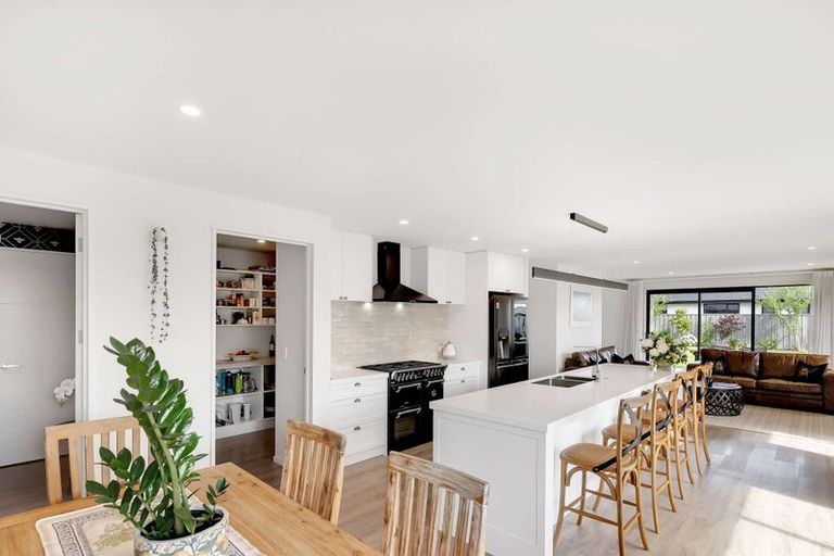 Photo of property in 117 Shillingford Boulevard, Rolleston, 7615