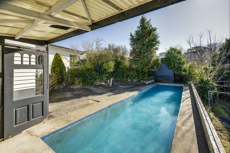 Photo of property in 109 Chaucer Road, Hospital Hill, Napier, 4110
