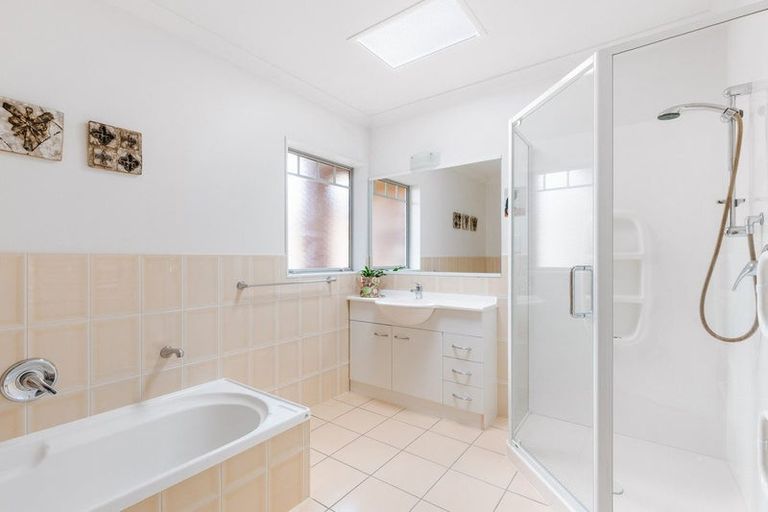 Photo of property in 28 Kinloch Drive, Bethlehem, Tauranga, 3110