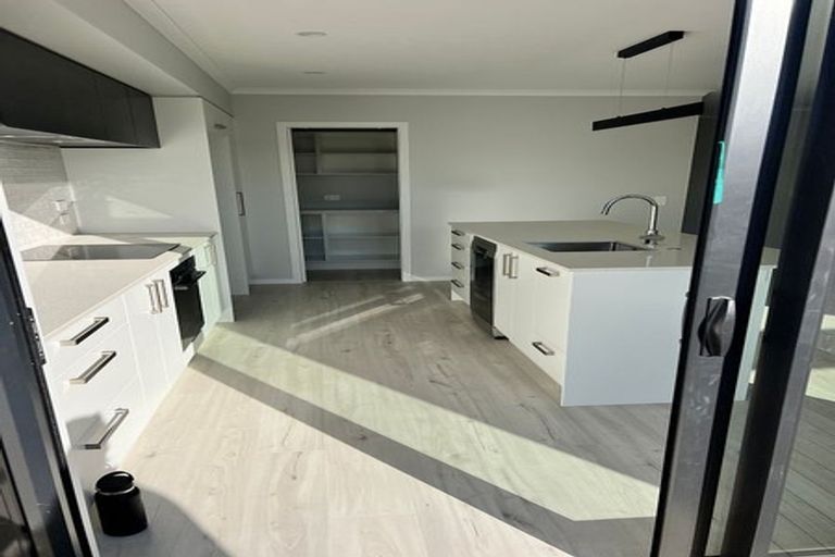 Photo of property in 6 Atutahi Lane, Papamoa Beach, Papamoa, 3118