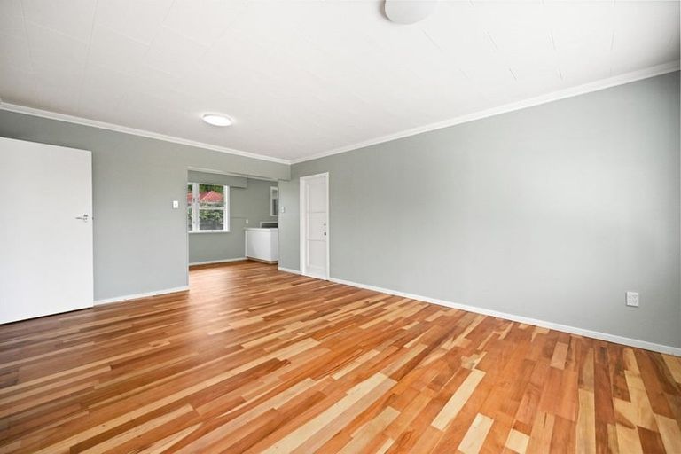 Photo of property in 19 Kensington Place, Fairfield, Hamilton, 3214