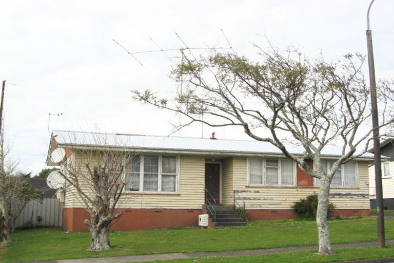 Photo of property in 21 Grenville Street, Marfell, New Plymouth, 4310