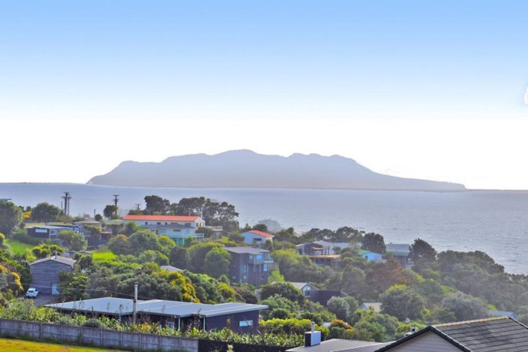 Photo of property in 50 Lax Crescent, Leigh, 0985