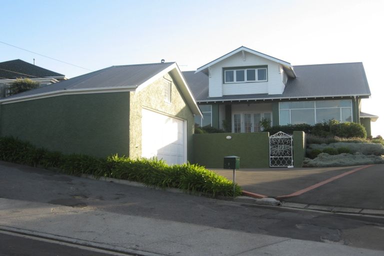 Photo of property in 99 Seatoun Heights Road, Seatoun, Wellington, 6022