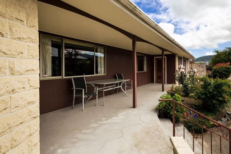 Photo of property in 156 High Street, Waimate, 7924