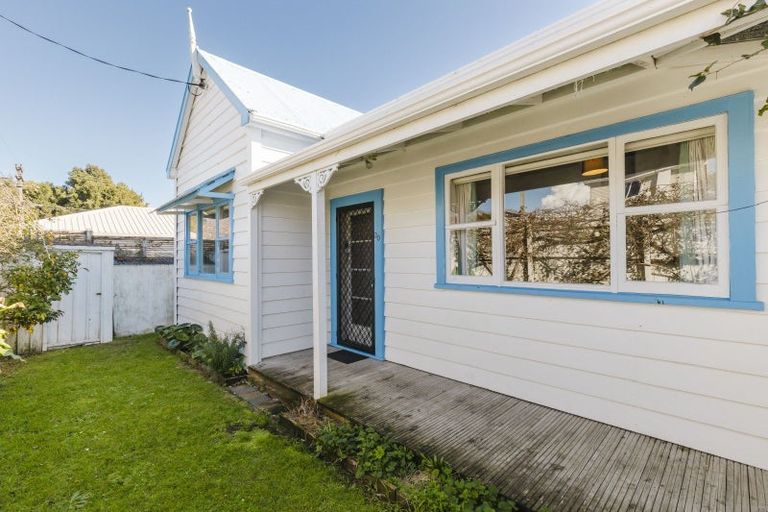 Photo of property in 1/30 Bulteel Street, New Plymouth, 4310