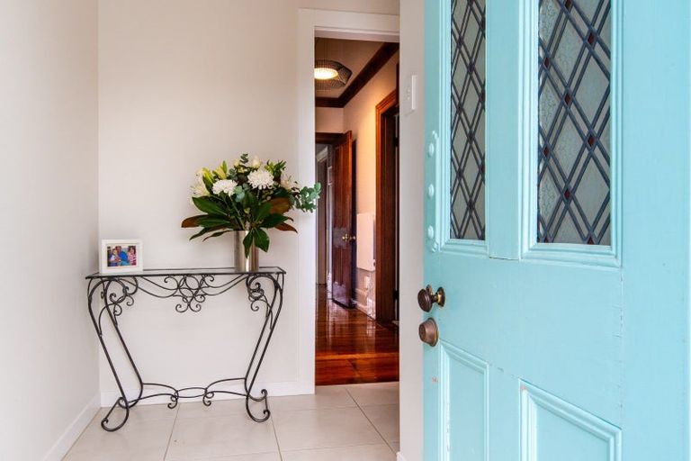 Photo of property in 7a Bay View Road, Bluff Hill, Napier, 4110