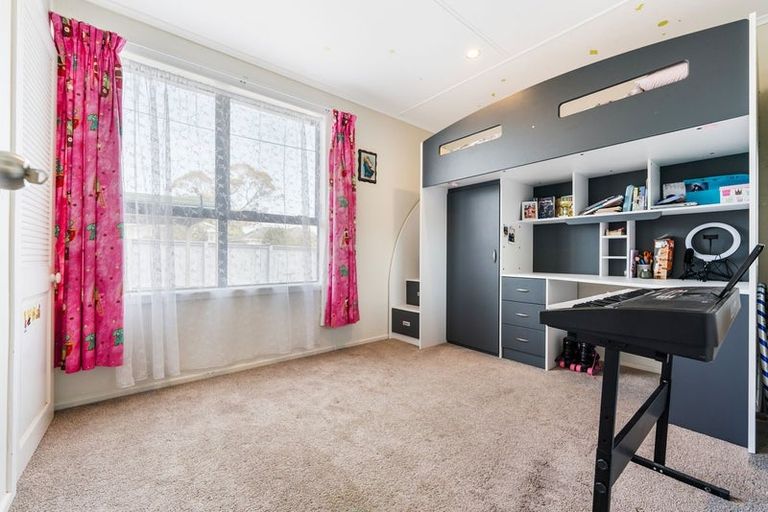 Photo of property in 9 Garelja Road, Henderson, Auckland, 0612