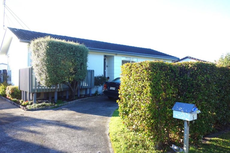 Photo of property in 5 Lisa Rise, Half Moon Bay, Auckland, 2012