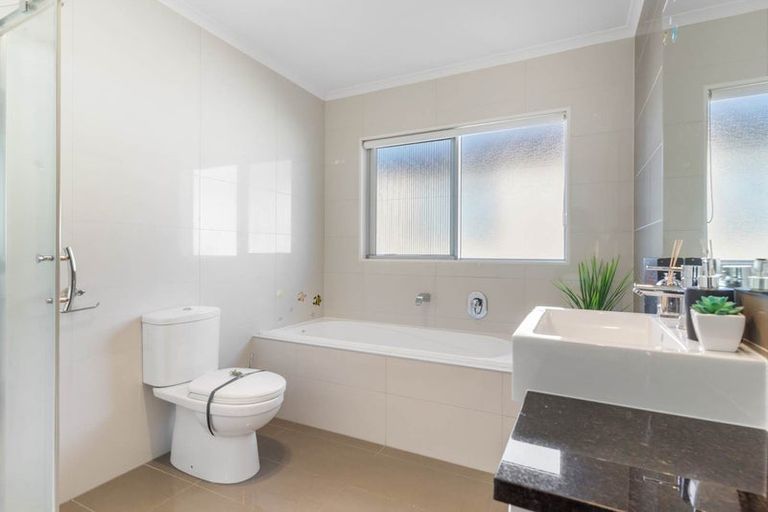 Photo of property in 45 Terrasini Drive, Flat Bush, Auckland, 2019